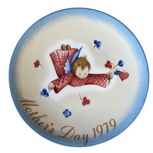 1979 Mother’s Day Cherubs Gift Plate by Sister Berta Hummel Vintage